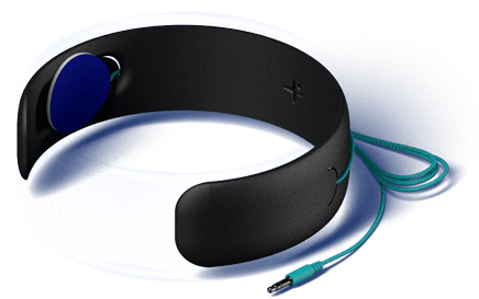 HoomBand's headphones are ultra thin so you can't feel them. They're placed under a soft foam, which is itself concealed under a breathable fabric. Thanks to its 47-inches long cable, stay away from your smartphone and fall asleep in any desired position.