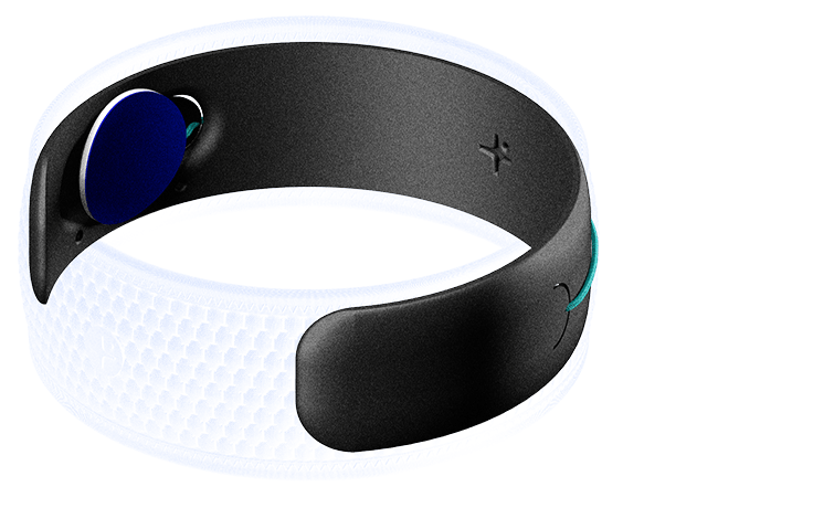 For even more comfort, the fabric includes a (thermoformed) foam, which itself embraces the ultra-thin earphones. You can any time remove this foam to adjust the position of the earphones accordingly to your ears.